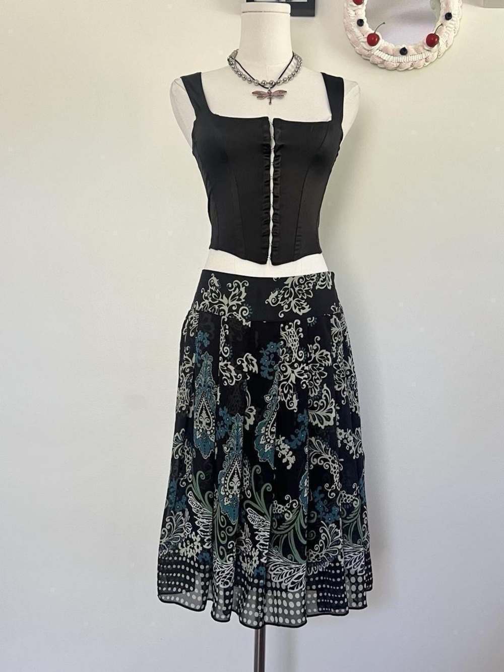 Emma & James Paisley A-Line Skirt in Black & Blue Size 4